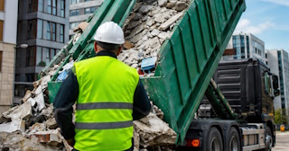 Вывоз строительного мусора в Кизилюрте: услуги лицензированной компании — ПроМусор